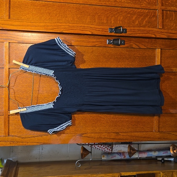 Embroidered Black and White Top by BCBGmaxazria Size Medium - Picture 6 of 7